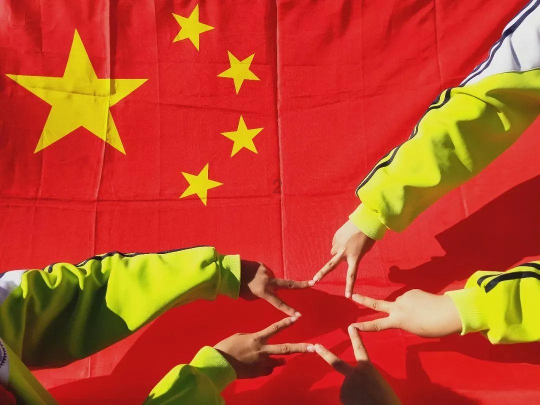 假如我是一个上进的人，现在有一个很好的跳槽升职的机会摆在我面前，我应该毫不犹豫地过去？游戏画面